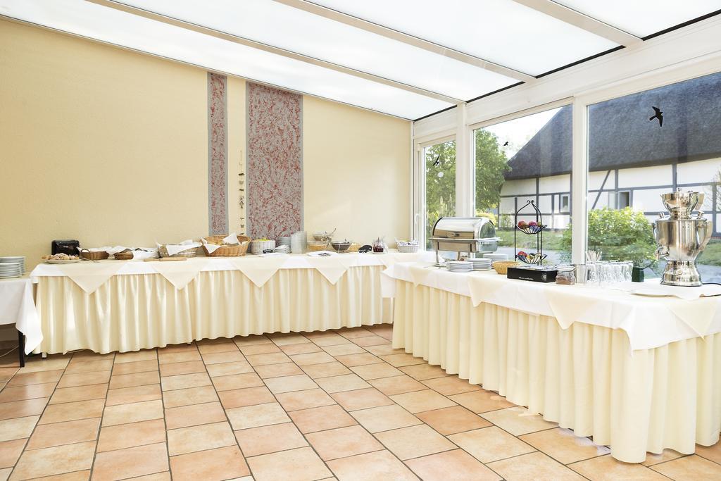 Ostseehotel Kluetzer Winkel Hohen Schoenberg Εξωτερικό φωτογραφία